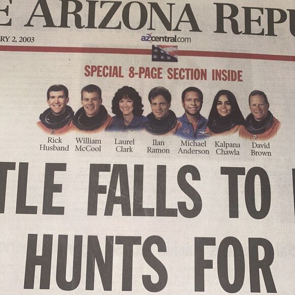 The Arizona Republic February 2 2003 Shuttle Falls To Earth NASA Hunts For Clues - Picture 6 of 6